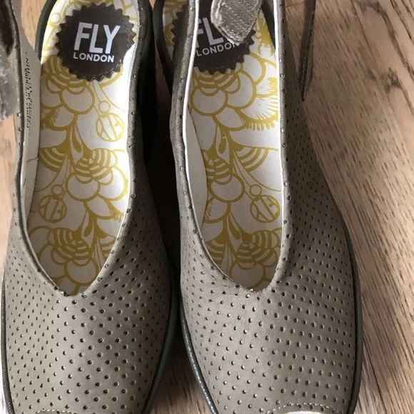 New Fly London wedge sandals size 37 NWOT - Picture 2 of 10